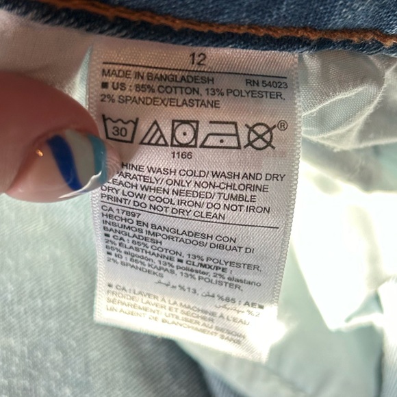 Old Navy Women’s Rockstar Distressed Jeans - Picture 2 of 4